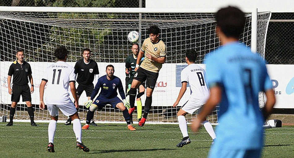 Rãnh thoát nước dưới Santiago Bernabéu: Khi một con chuột làm rung chuyển niềm tin