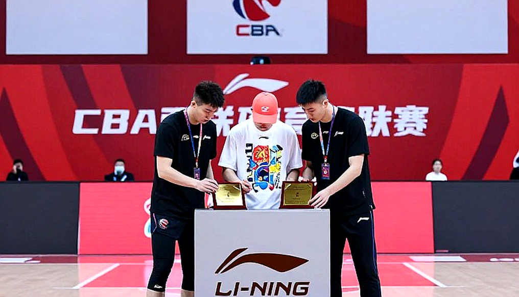 Lỗ hổng 26 năm trong CBA: Khi WNBA bị đem ra làm án lệ lao động