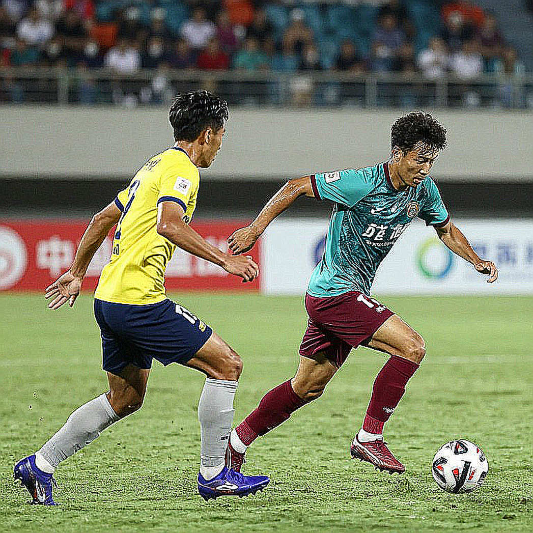 Đọc đúng một cái tên: Kỳ chuyển nhượng V.League và cái giá của ký ức