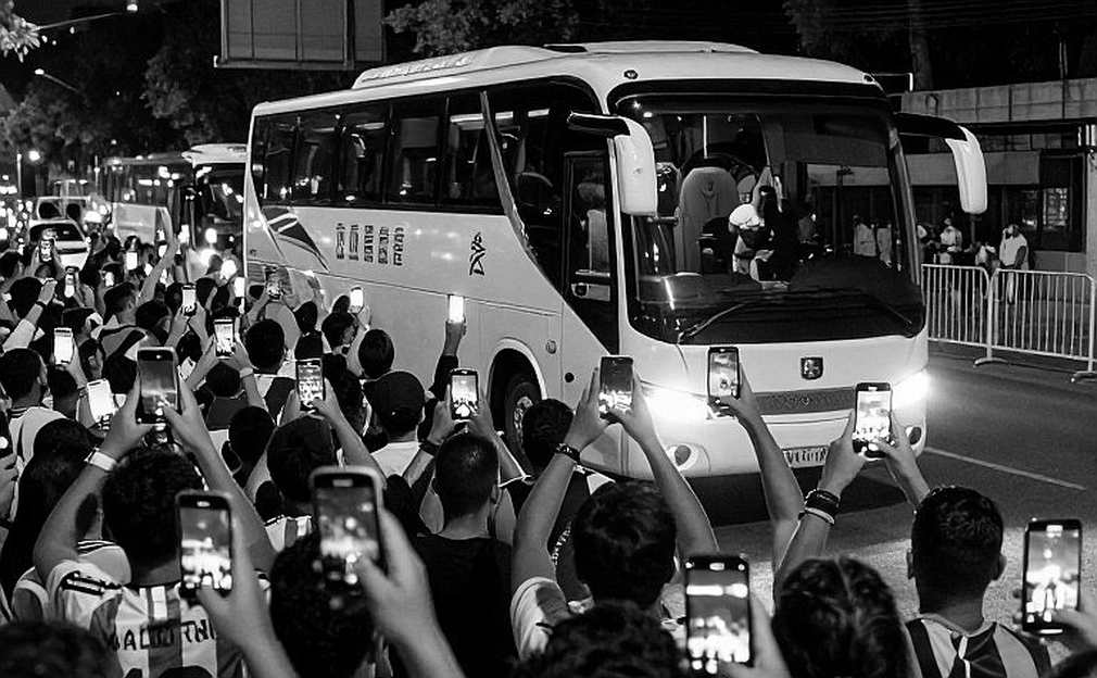 Arthur Dias: Barcelona soi một trung vệ Brazil bước ra từ vùng xám dữ liệu